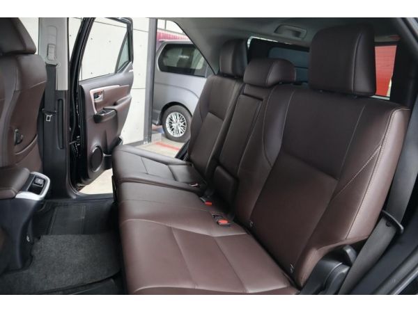 2019 Toyota Fortuner 2.4 V SUV AT (ปี 15-18) B7422 รูปที่ 7
